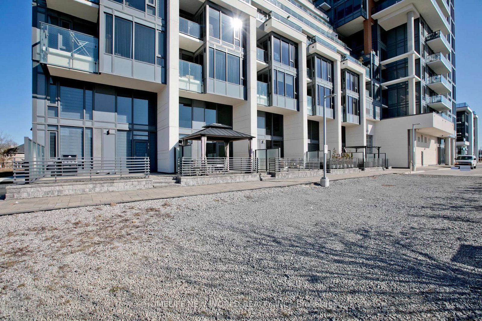 9618 Yonge Street, Unit TH 105 - Photo 25