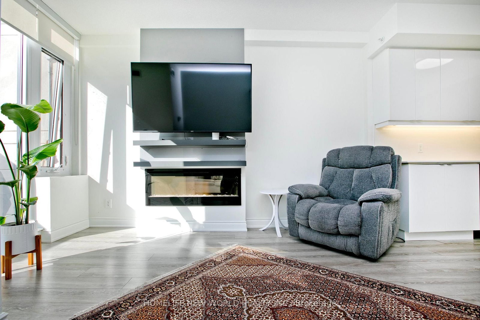 9618 Yonge Street, Unit TH 105 - Photo 4