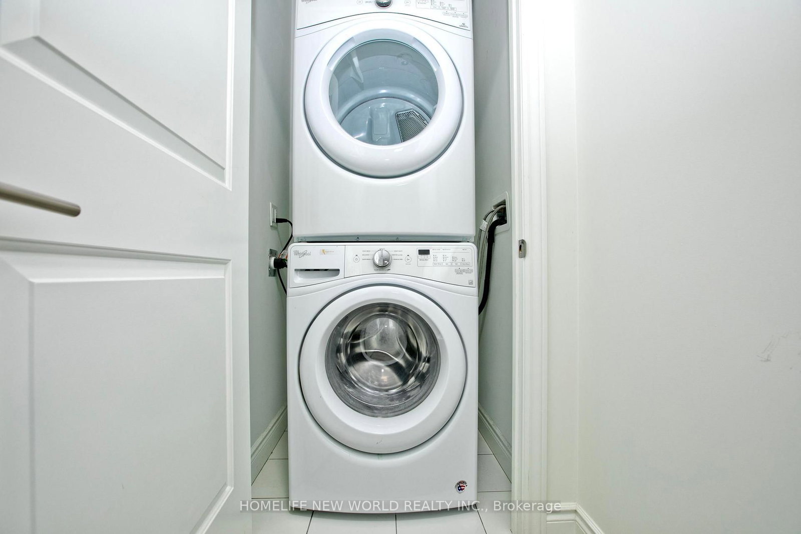 9618 Yonge Street, Unit TH 105 - Photo 6