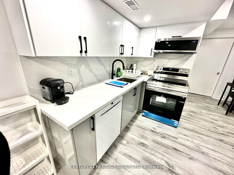 Bsmt - 29 Eminence Rd E, Vaughan, L4K 5K1 | Image 3