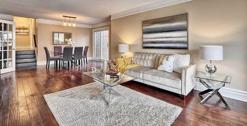 44 Rutledge Ave, Newmarket, L3Y 5T4 | Image 3