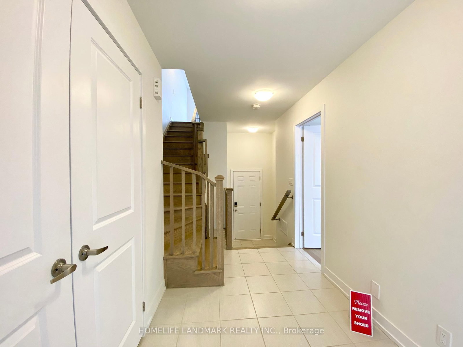 27 Guardhouse Crescent - Photo 2