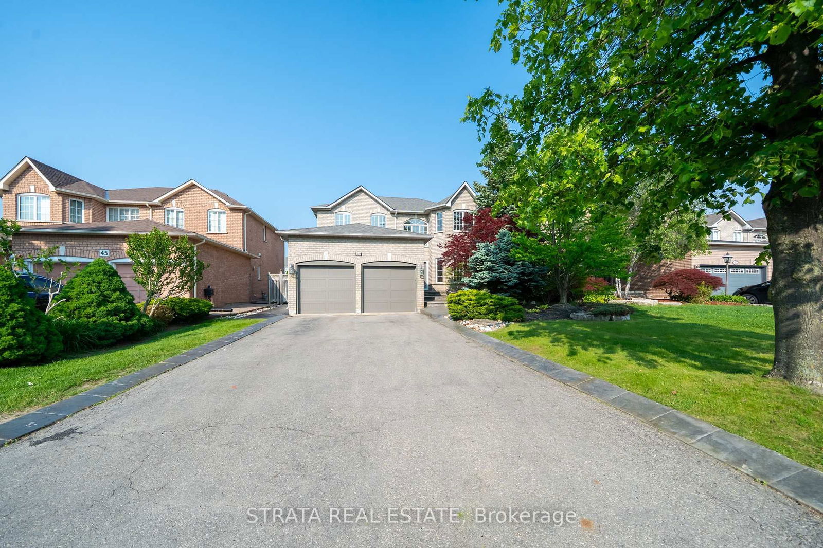 Detached House for sale at 39 Dunblane Avenue, Vaughan, Ontario, L6A 2N9 - Maple - MLS: N12253338