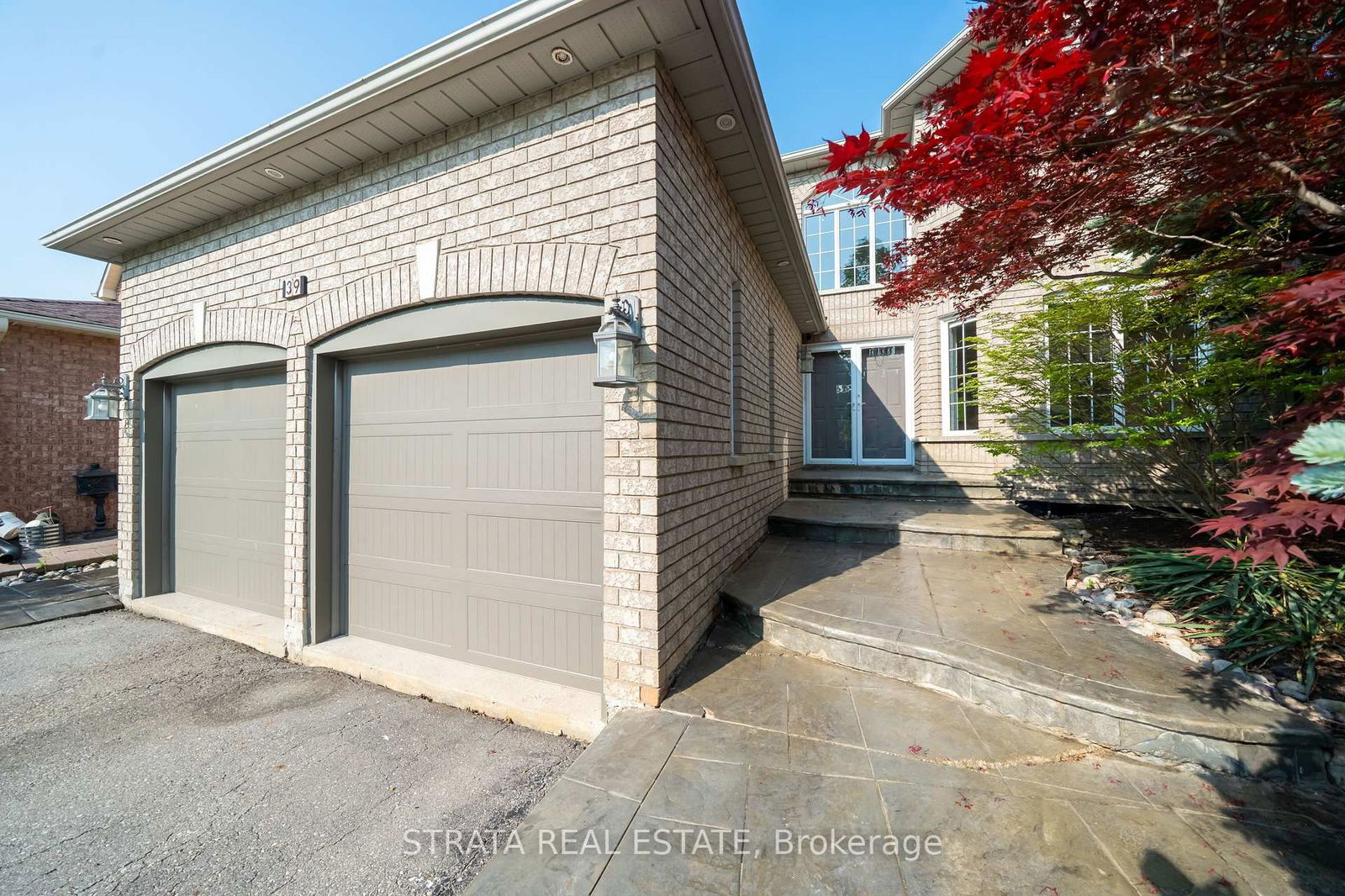 Detached House for sale at 39 Dunblane Avenue, Vaughan, Ontario, L6A 2N9 - Maple - MLS: N12253338