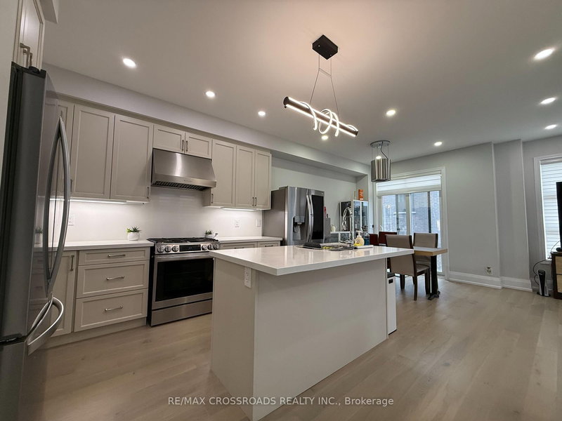 15 PERCY RYE Ave, Markham, L6C 3K1 | Image 3