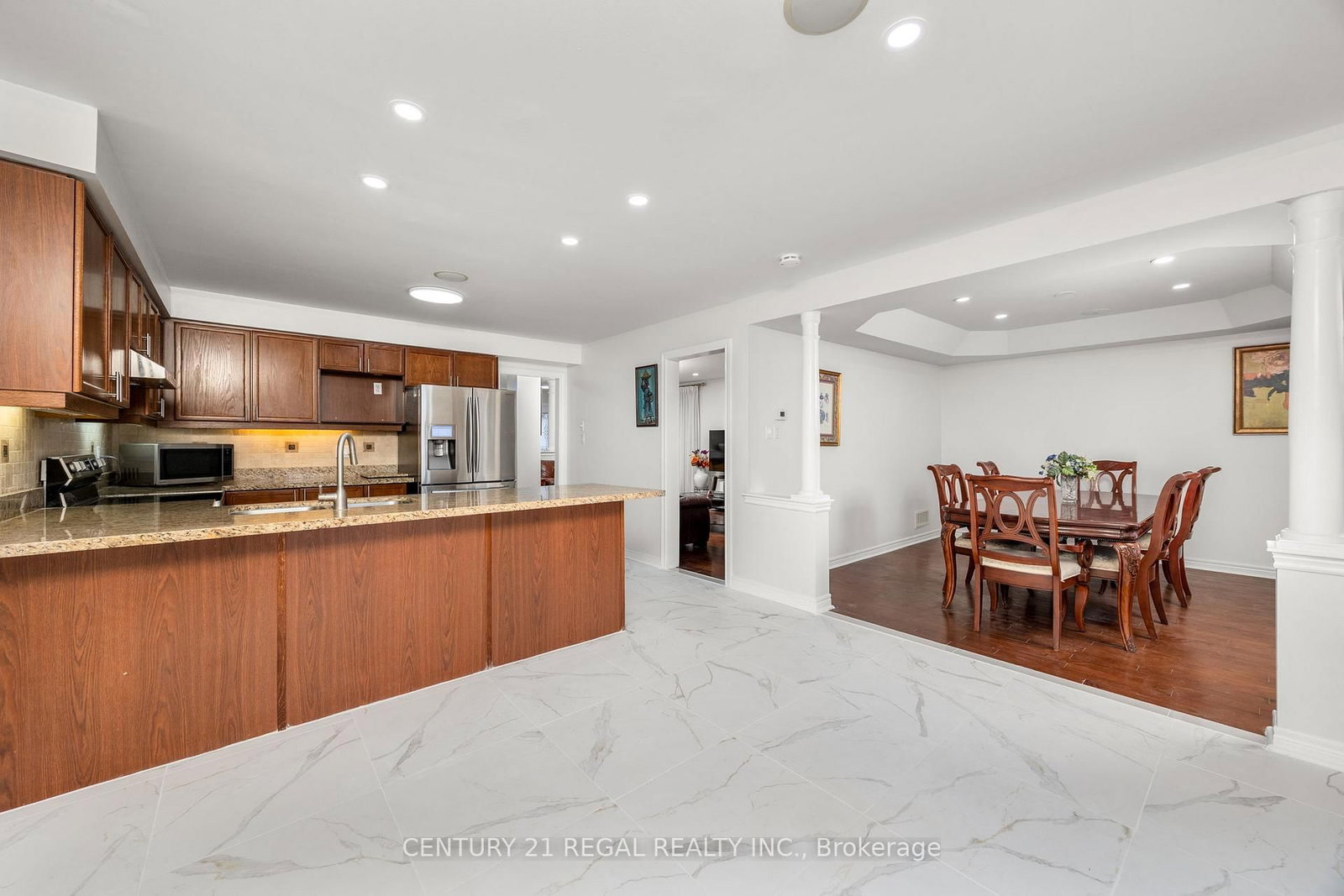 Listing Image 7