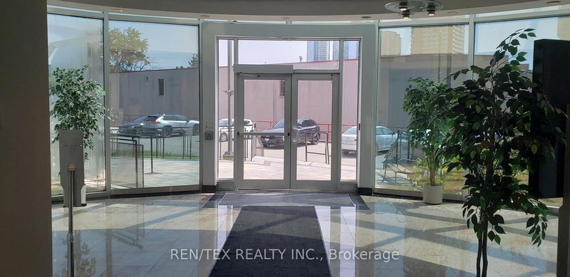 4th&5th - 8000 Jane St, Vaughan, L4K 5B8 | Image 3