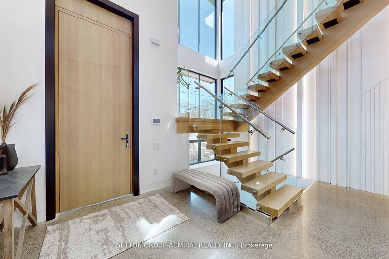 126 WOOD Lane, Richmond Hill, L4C 4W1 | Image 2