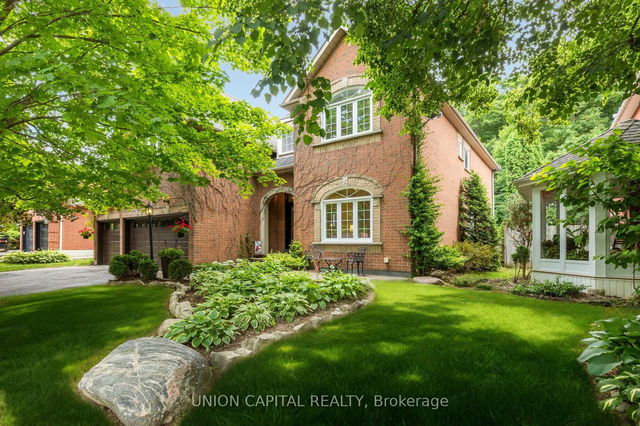 86 Charing Crescent