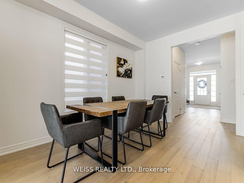 33 Frederick Taylor Way, East Gwillimbury, L0G 1M0 | Image 3