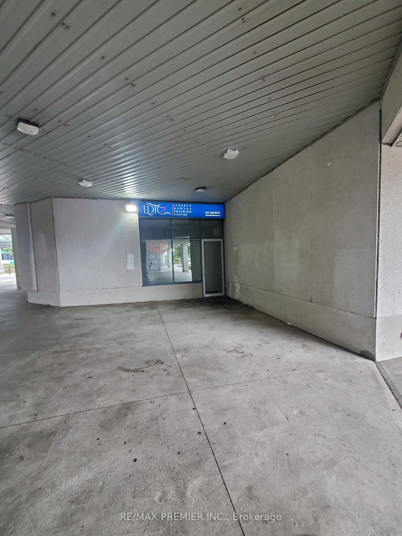 40 - 10909 Yonge St, Richmond Hill, L4C 3E3 | Image 2