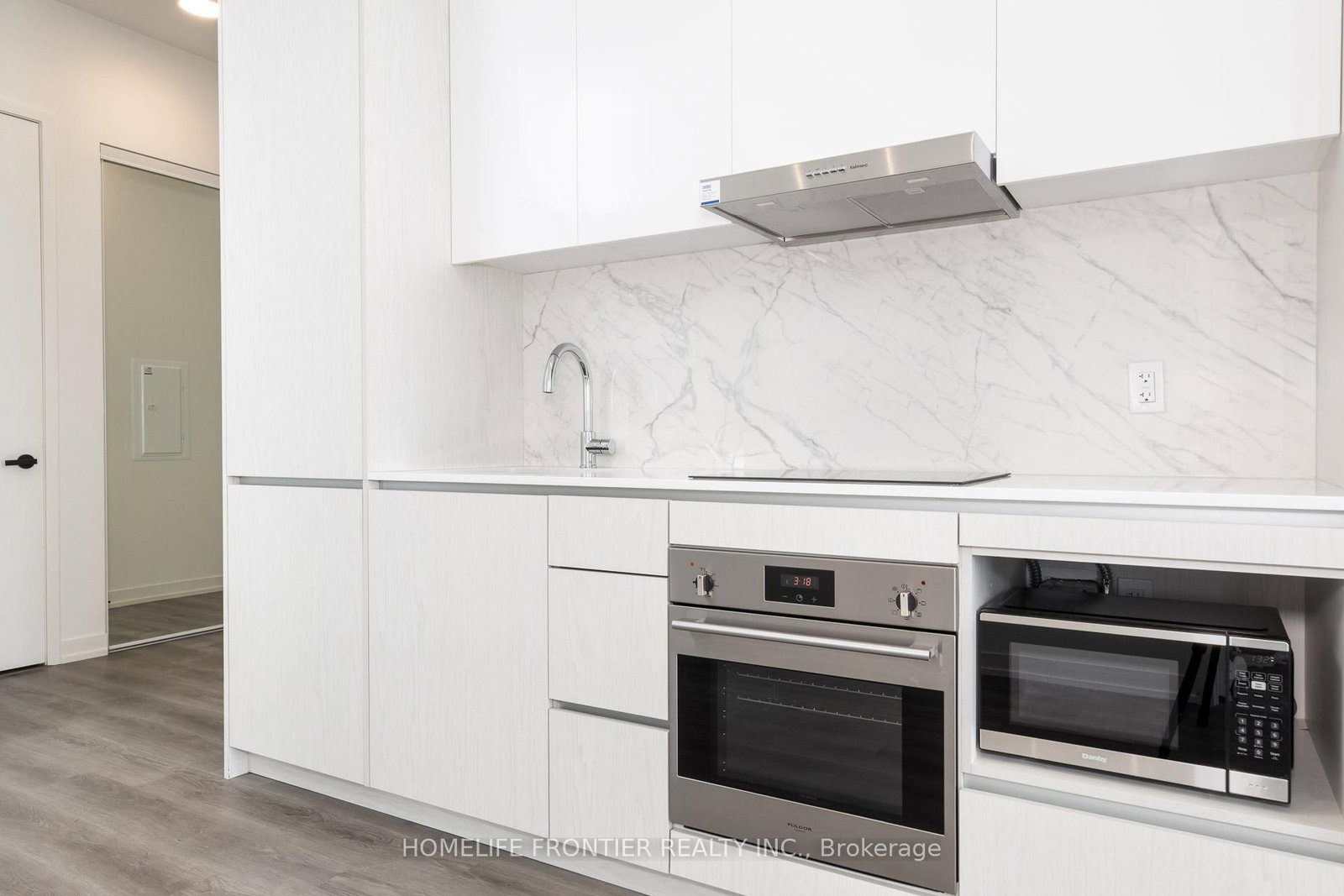 28 Interchange Way, Unit 619 - Photo 7