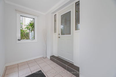 125 Woodward Ave, Markham - Grandview image-0-4
