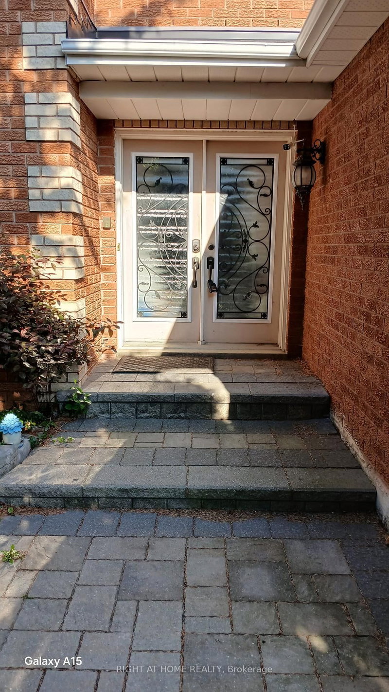 6 Coldstream Cres, Richmond Hill, L4S 1E6 | Image 3