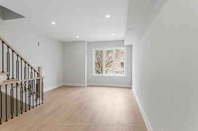 Unit 21 — 21 Galleria Pkwy, Markham - Commerce Valley image-0-2