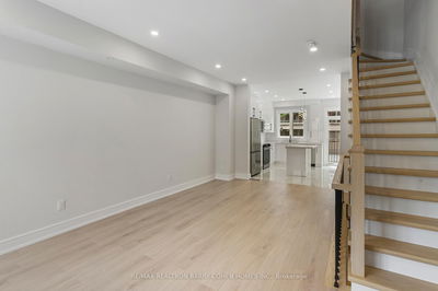 Unit 21 — 21 Galleria Pkwy, Markham - Commerce Valley image-0-3