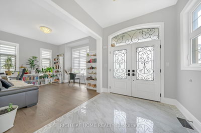 45 Cairns Gate, King - King City image-0-2