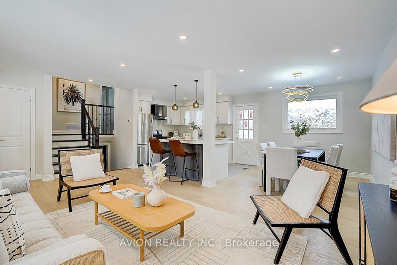 24 Drakefield Rd, Markham, L3P 1G5 | Image 2