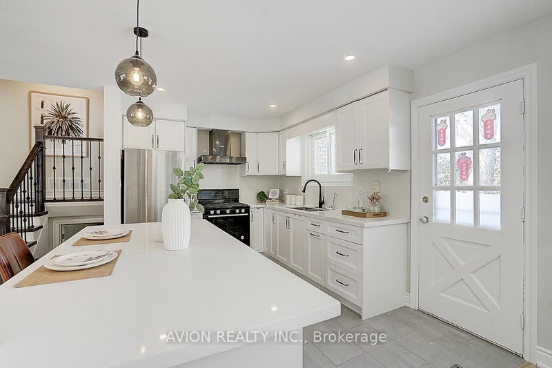 24 Drakefield Rd, Markham, L3P 1G5 | Image 3