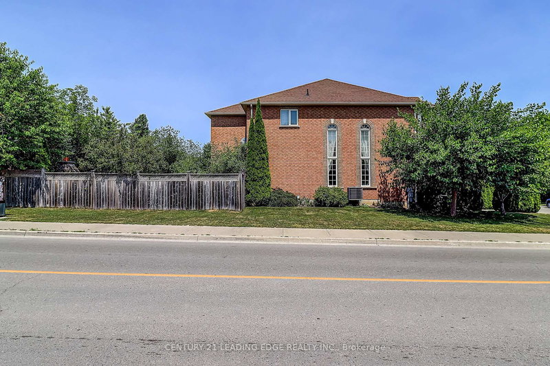 1 Vitlor Dr, Richmond Hill, L4E 2Y4 | Image 2