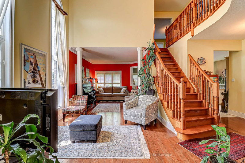 1 Vitlor Dr, Richmond Hill, L4E 2Y4 | Image 3