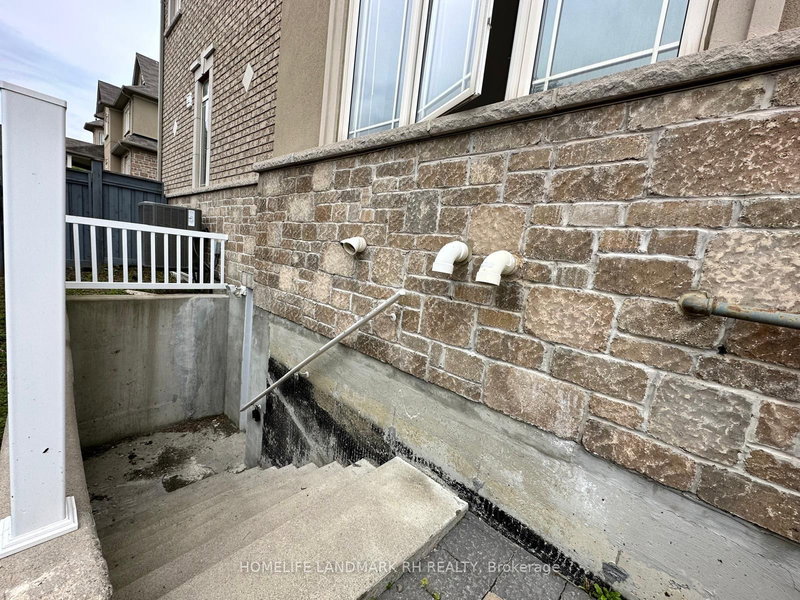 Lower Level - 78 Halldorson Ave, Aurora, L4G 7Z4 | Image 3