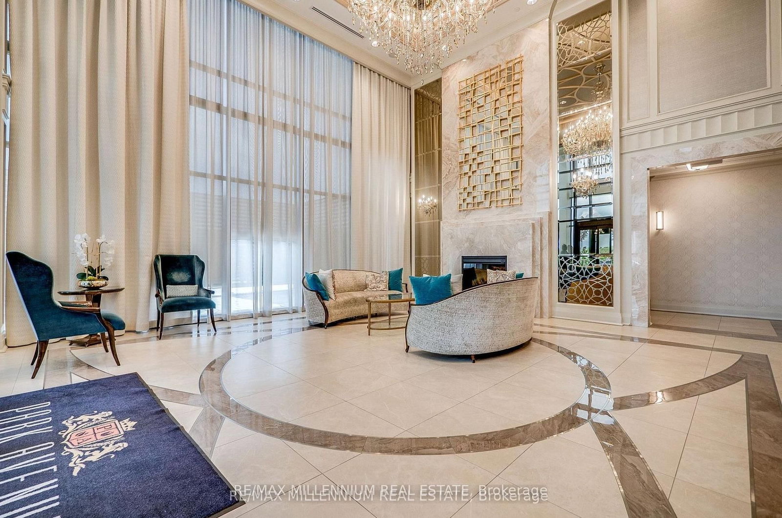 9075 Jane Street, Unit 421 - Photo 2