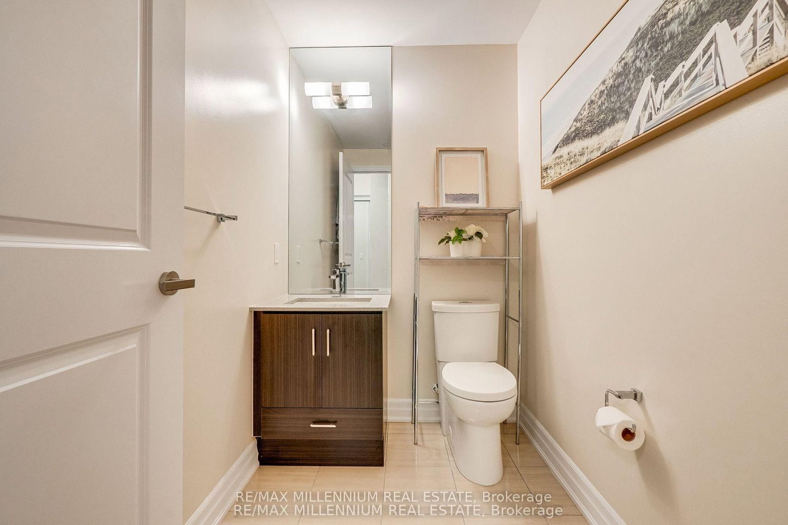 9075 Jane Street, Unit 421 - Photo 4