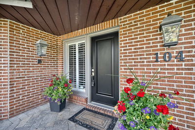104 McClure Dr, King - King City image-0-4
