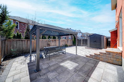 99 James Parrott Ave, Markham - Wismer image-0-3
