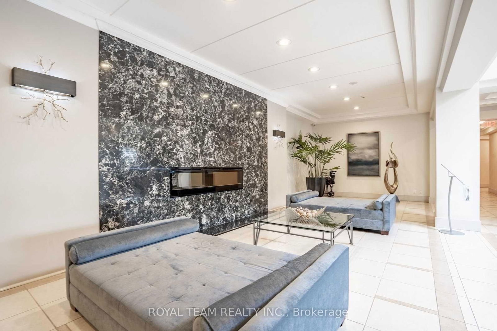 Condo for lease at 714-50 Disera Drive, Vaughan, Ontario, L4J 9E9 - Beverley Glen - MLS: N12271404