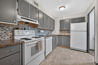 Unit 102 — 1 Royal Orchard Blvd, Markham - Royal Orchard image-0-3