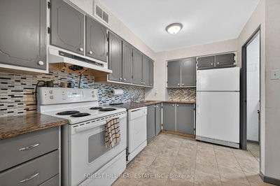 Unit 102 — 1 Royal Orchard Blvd, Markham - Royal Orchard image-0-4