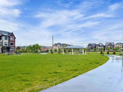 10 Pevensey Lane, Markham - Angus Glen image-0-2