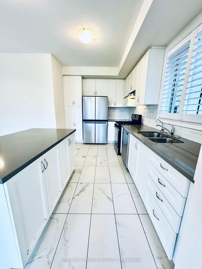 16 Liam Lane, Markham - Cedarwood image-0-4