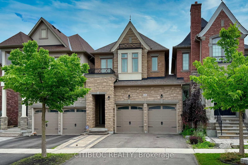 25 Claudview St, King, L7B 0C6 | Image 2