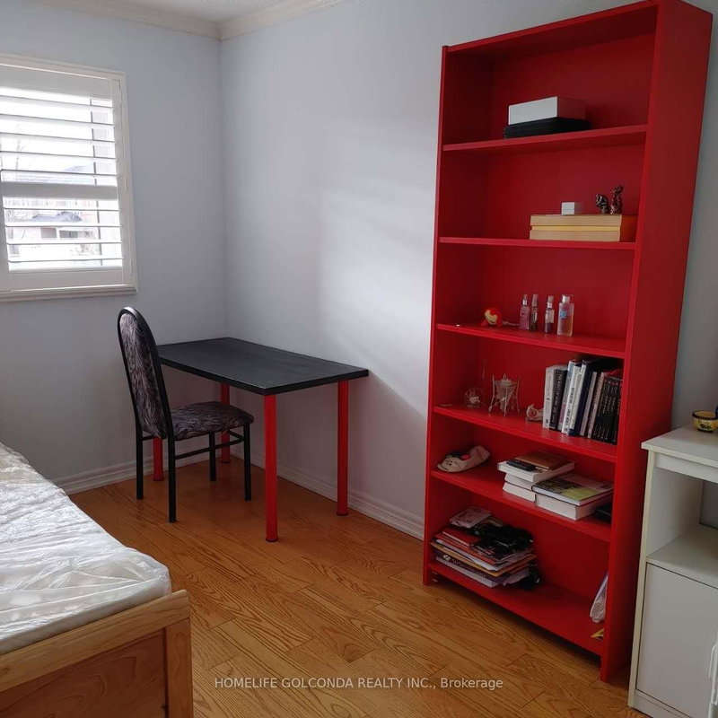 100 Castle Park Blvd W, Vaughan, L4H 2R7 | Image 3