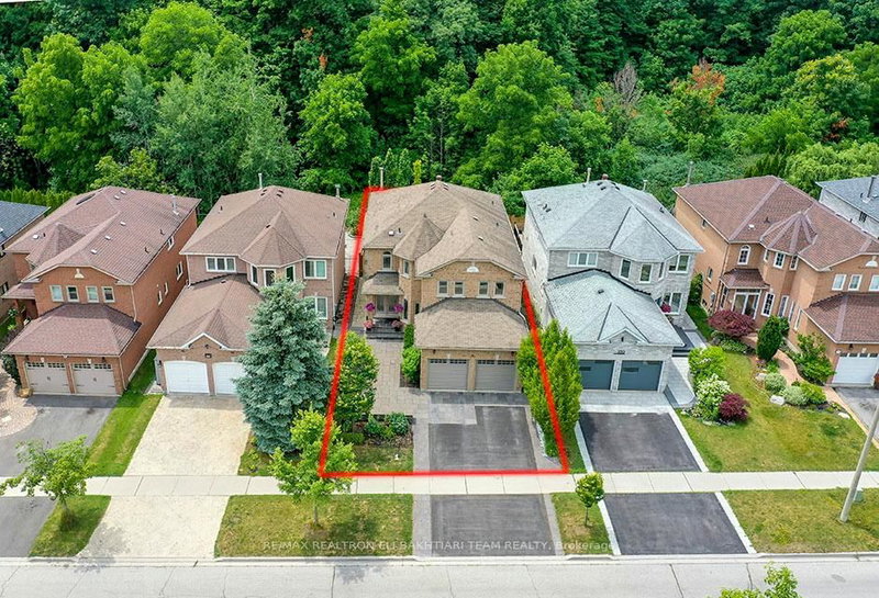 100 Larratt Lane, Richmond Hill, L4C 0E3 | Image 3