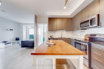 Unit 2006 — 7165 Yonge St, Markham - Grandview image-0-2