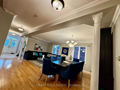 25 Barnstone Dr, Markham - Wismer image-0-4