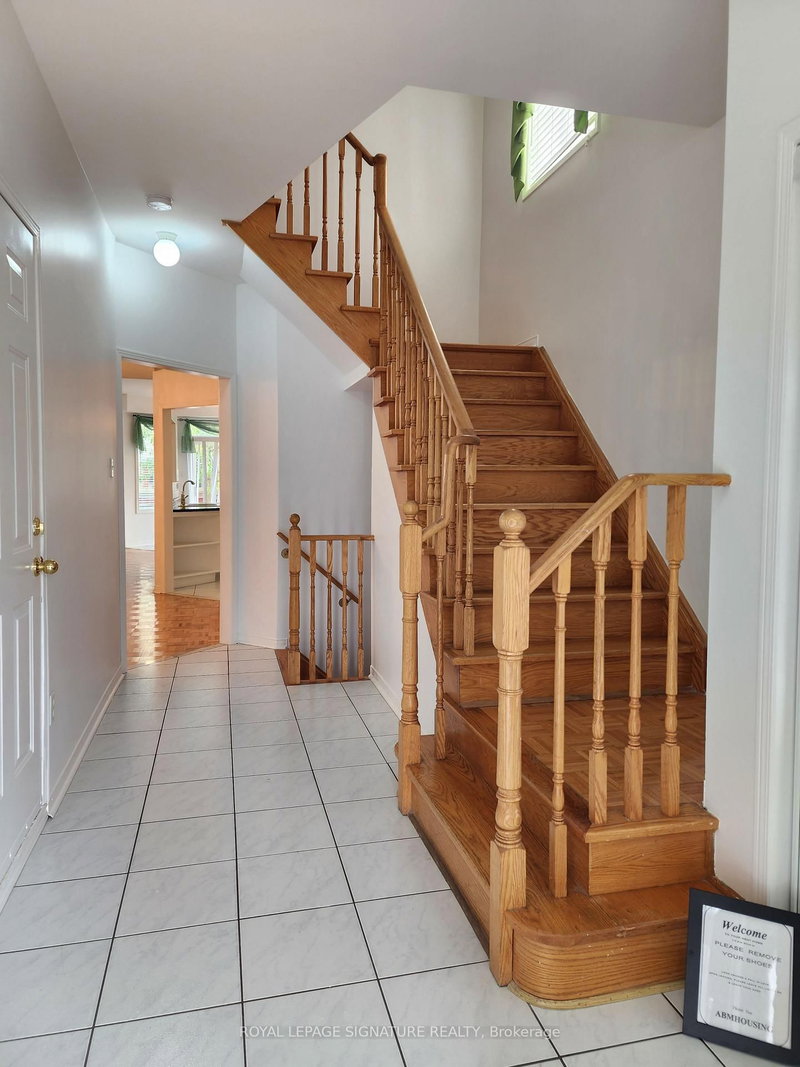 115 Blue Willow Dr, Vaughan, L4L 9E9 | Image 3