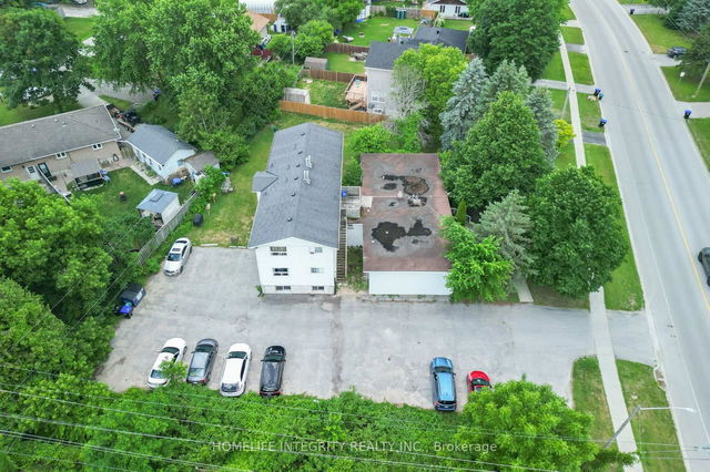 254 Centre Street E
