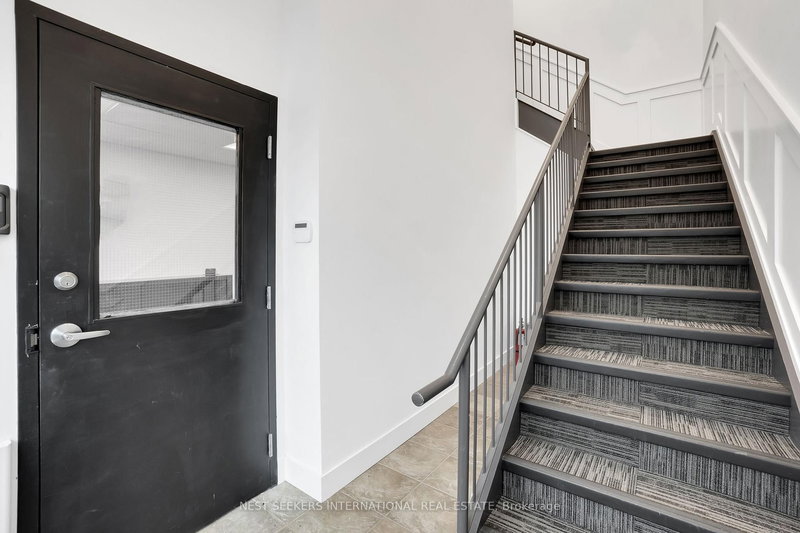 7 - 7611 Pine Valley Dr, Vaughan, L4L 0A2 | Image 2