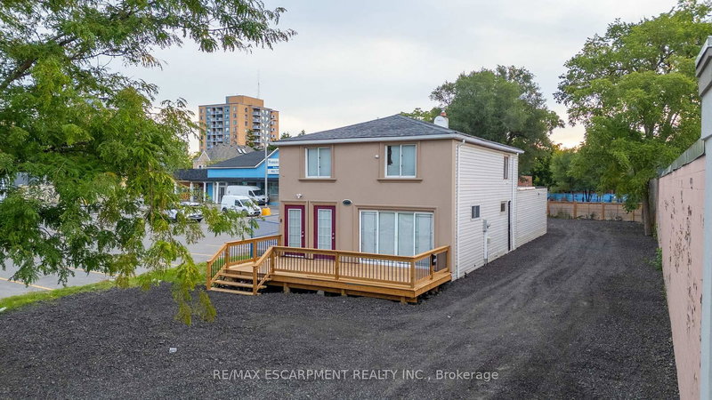 10329 Yonge St, Richmond Hill, L4C 3C1 | Image 2