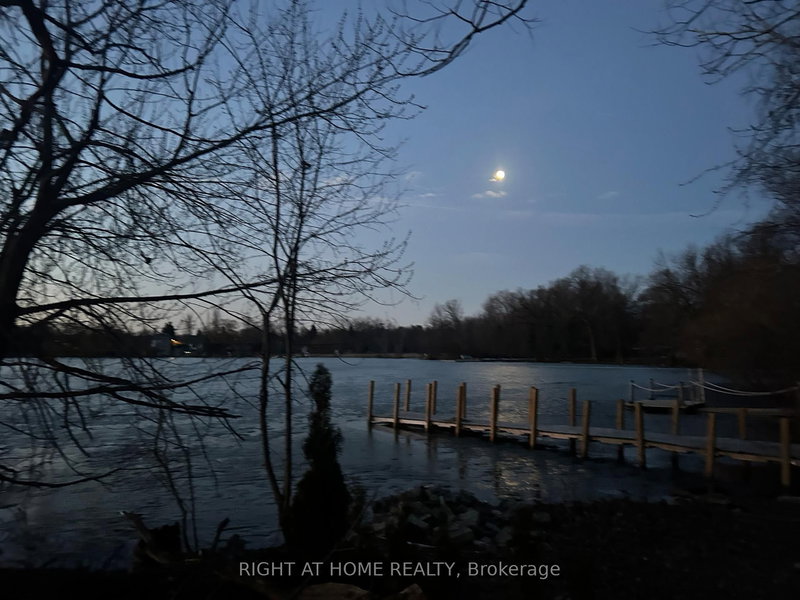 195 Lakeland Cres, Richmond Hill, L4E 3A4 | Image 3