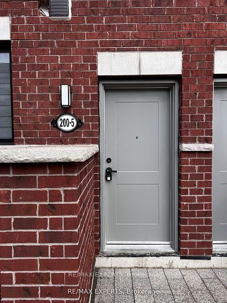 5 - 200 Dissette St, Bradford West Gwillimbury, L3Z 4M2 | Image 2