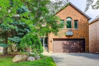 5 Ashdown Crescent