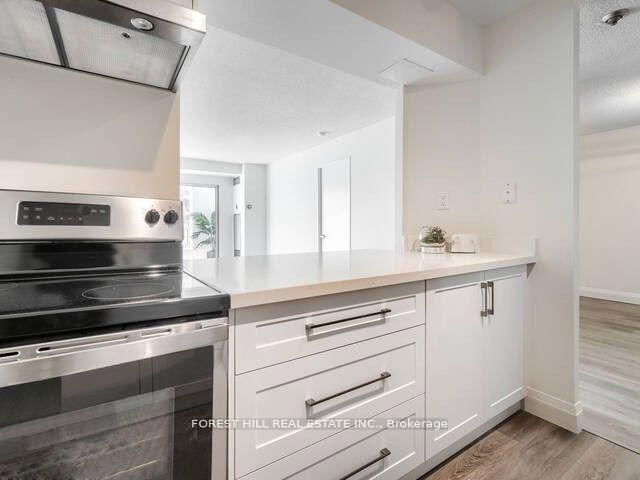 308 - 326 Major Mackenzie Drive E
