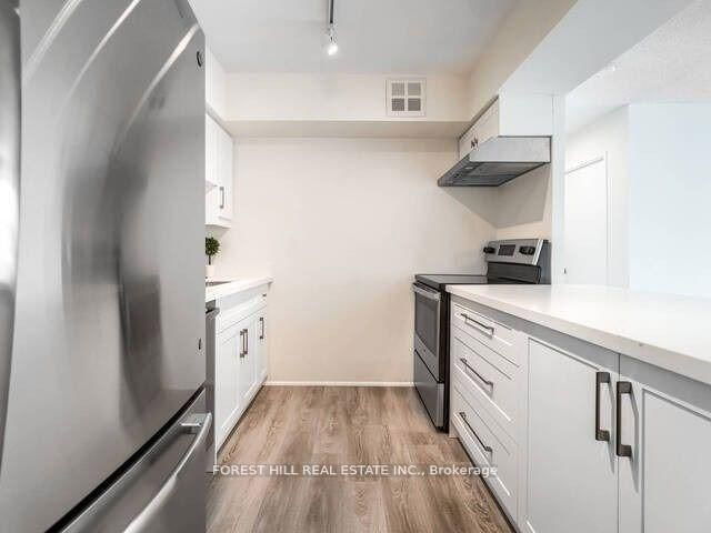 308 - 326 Major Mackenzie Drive E