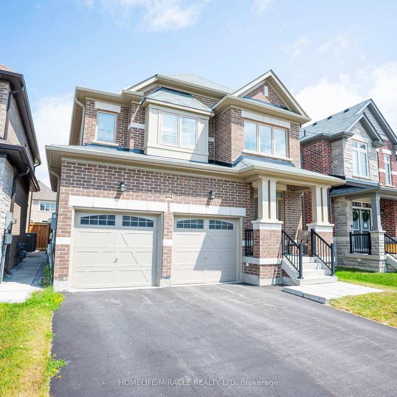 978 Barton Way, Innisfil, L9S 0N5 | Image 3